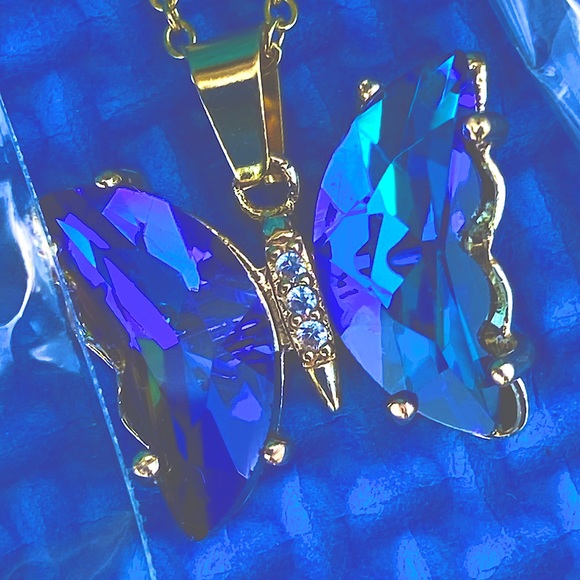 Source Unknown Jewelry - 🦋NWT Beautiful Butterfly Crystal Necklaces’s-3 Pretty Colors-Sold Separately😊